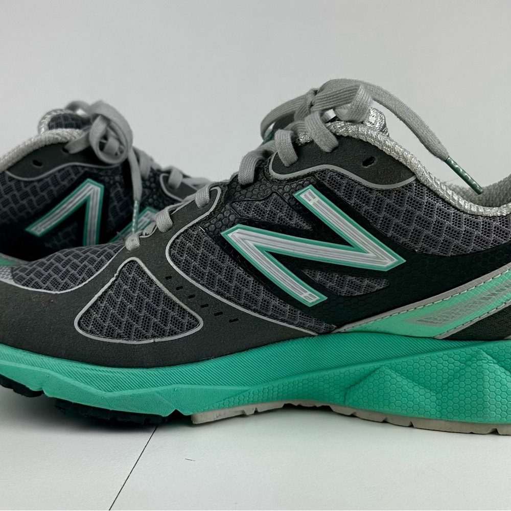 New Balance Women's Grey and Teal Athletic Shoes. Size 8
